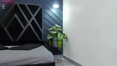 Zoe 3 online show from November 3, 5:14 pm