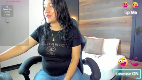 Snapshot of zoee_zi chatting on October 20, 1:49 pm zoee_zi online show from October 20, 1:49 pm