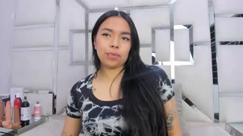 ZoeSwam online show from December 18, 12:11 pm