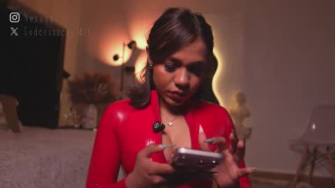 zoevidal_ online show from March 21, 12:21 pm