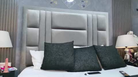 ZoeWilliis online show from June 30, 11:20 am