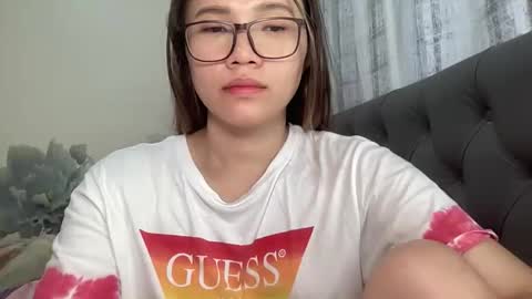 zoey_foryou online show from December 4, 2:00 am