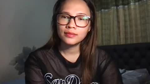 zoey_foryou online show from February 5, 11:55 am