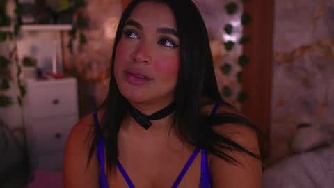zoey fox  online show from May 9, 3:45 am