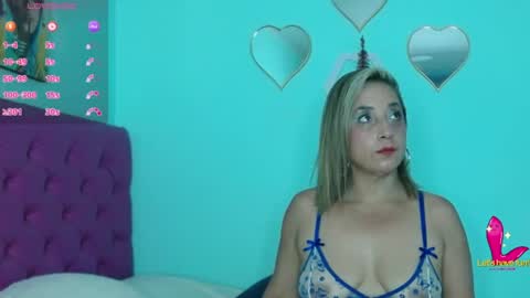 Zoey online show from July 7, 7:18 pm