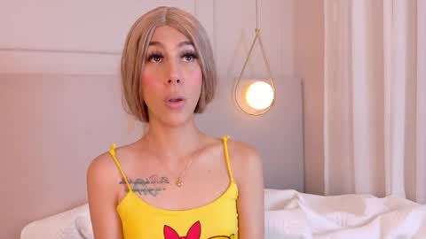 Zoey online show from May 30, 4:49 pm