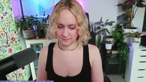 Zoey Ryan online show from February 2, 7:21 pm