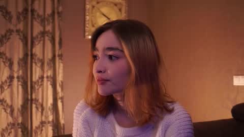 Elly online show from December 22, 4:25 pm