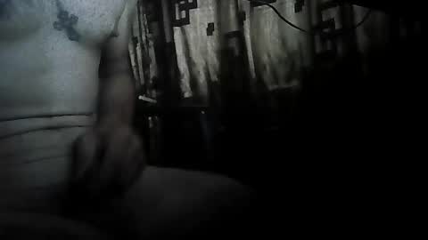 zrstykliwmnj online show from May 12, 8:18 pm