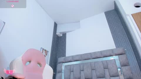 Zuly  online show from December 2, 12:25 pm