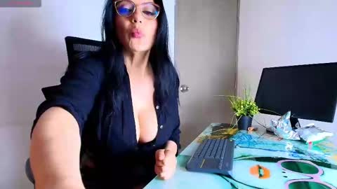 Zuzana21 online show from December 15, 12:45 pm